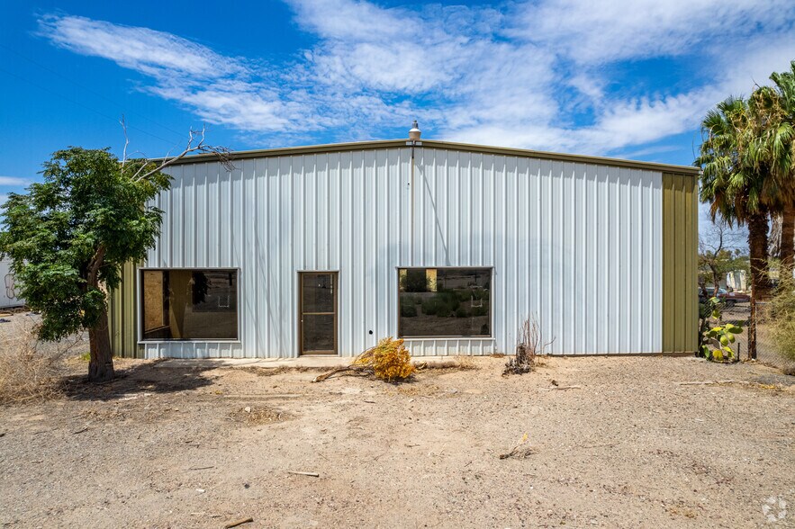 More Photos Of 643 S Intake Blvd, Blythe Warehouse For Sale