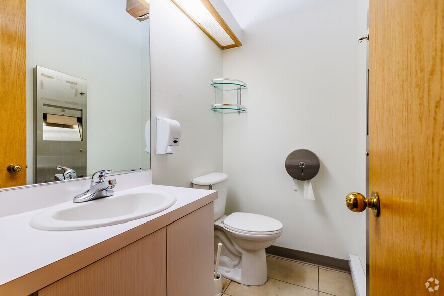 More Photos Of 59-71 Rue De Brésoles, Montréal Loft Creative Space For Lease