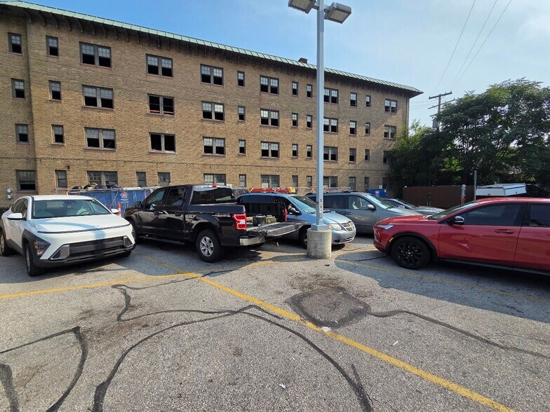 More Photos Of 12443-12459 Cedar Rd, Cleveland Heights Storefront For Lease