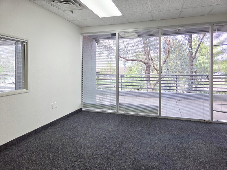 More Photos Of 1929 W Lone Cactus Dr, Phoenix Light Distribution For Sale