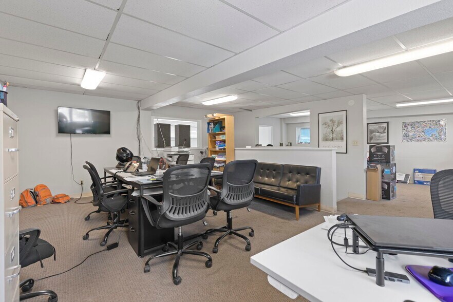 More Photos Of 120 9th St, Silverthorne General Retail For Sale
