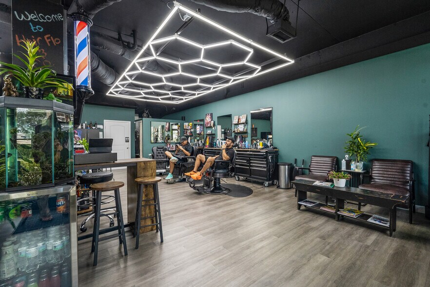 More Photos Of 23 Royal Palm Pointe, Vero Beach Restaurant For Sale