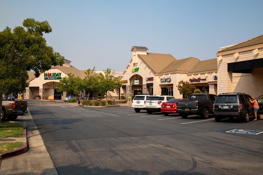 More Photos Of 3315-3395 Placer St, Redding Unknown For Lease