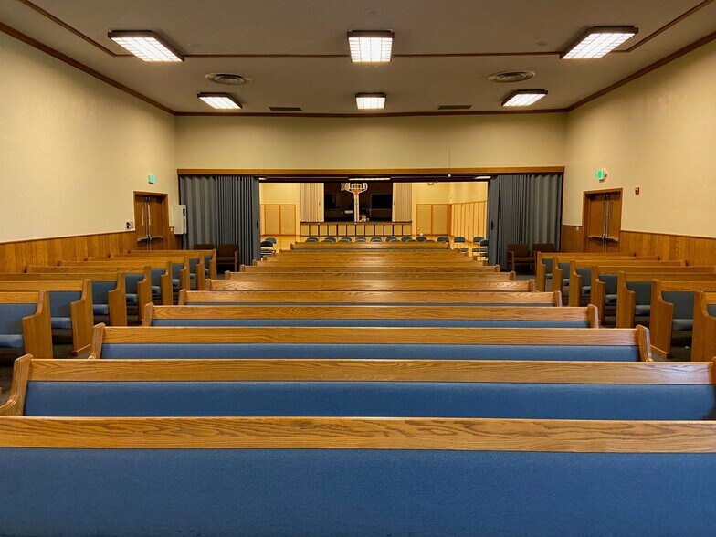 More Photos Of 1533 Market St, Springfield Specialty For Sale