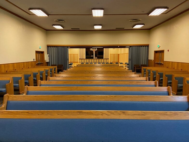 More Photos Of 1533 Market St, Springfield Religious Facility For Sale