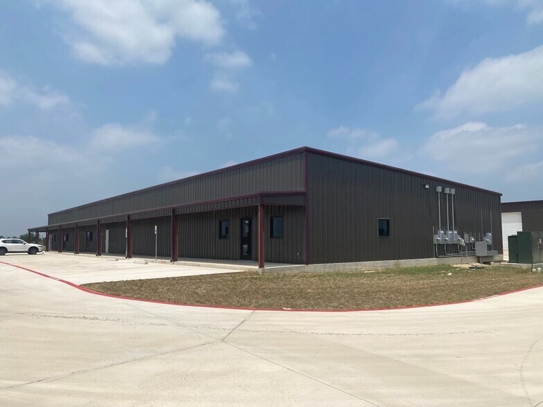 More Photos Of 3303 Shell Rd, Georgetown Unknown For Lease