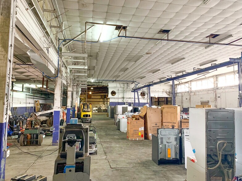 More Photos Of 315 E Ridgely St, Atmore Warehouse For Sale