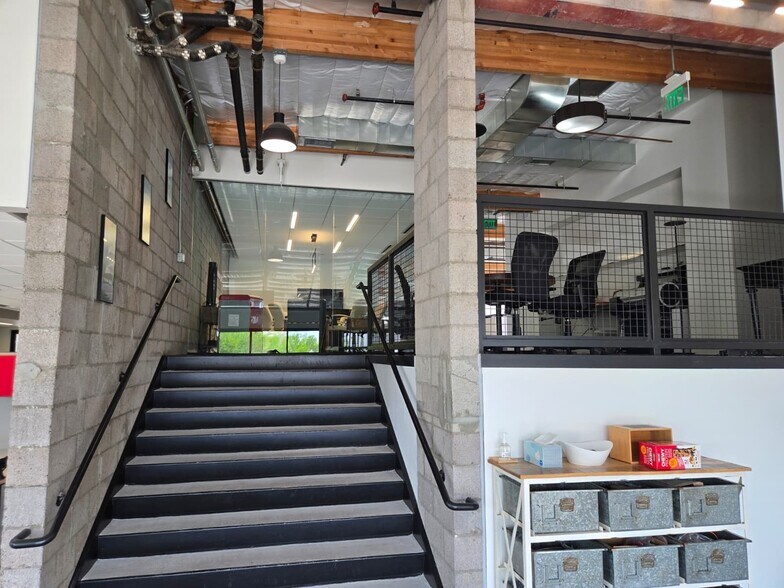 More Photos Of 6380 E Thomas Rd, Scottsdale Office For Lease