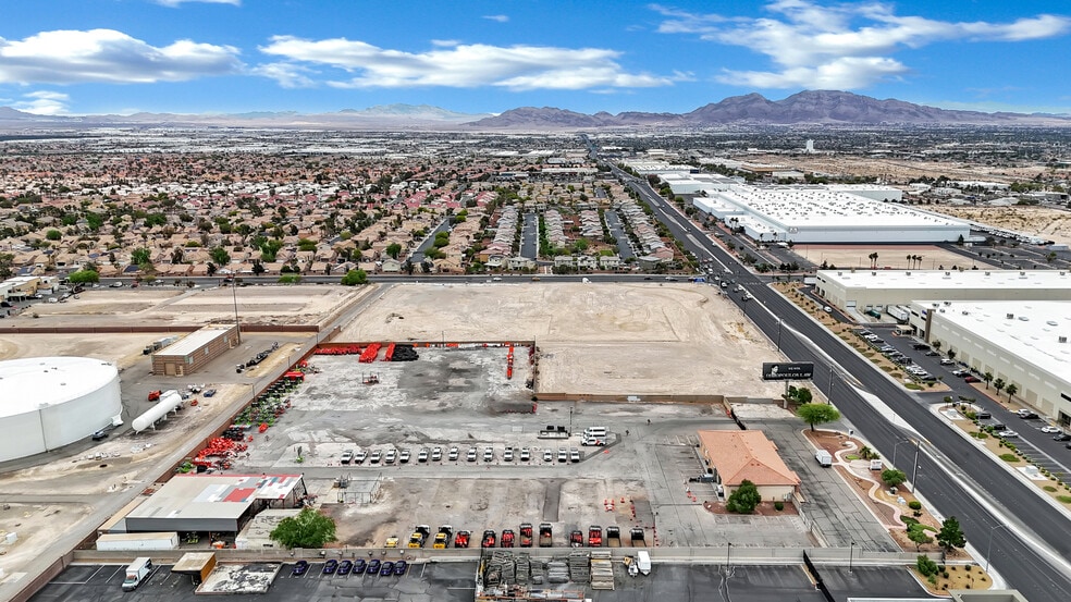 More Photos Of 2222 W Cheyenne Ave, North Las Vegas Freestanding For Lease
