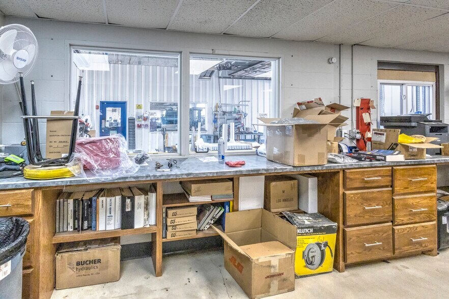 More Photos Of 1909 N Highway 81, Duncan Auto Dealership For Sale