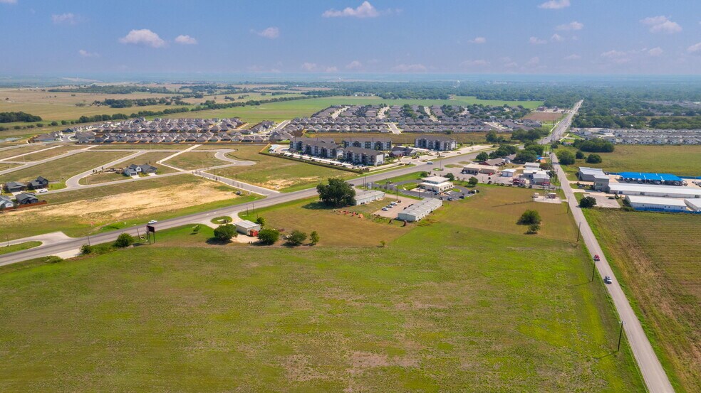 More Photos Of 2000 W San Antonio St, Lockhart Land For Sale