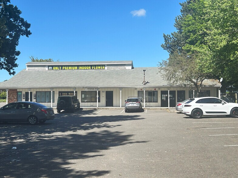 More Photos Of 19635 SW Tualatin Valley Hwy, Beaverton Medical For Lease