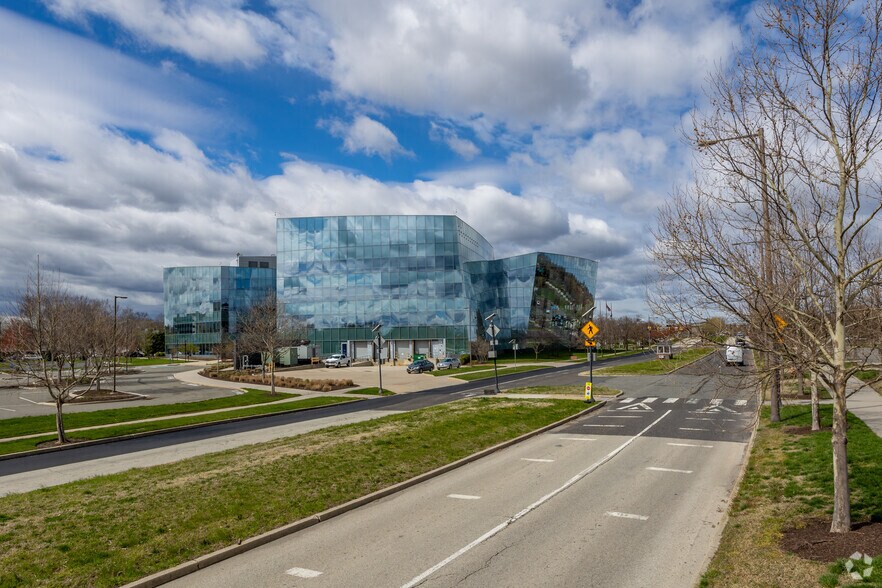 More Photos Of 5 Crescent Dr, Philadelphia Office For Lease