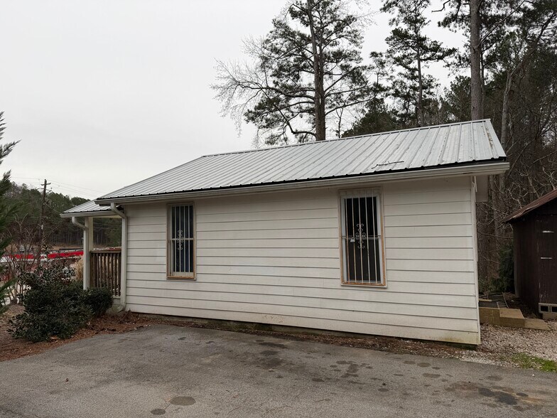 More Photos Of 113 Foster Lake Rd, Dallas General Retail For Lease
