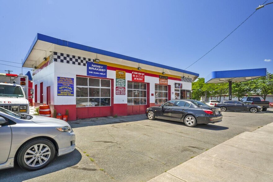 More Photos Of 690-696 River St, Troy Freestanding For Sale