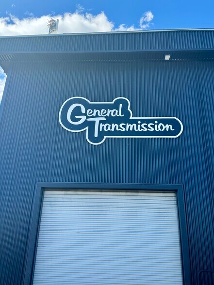 More Photos Of 890 Gentry Way, Reno Auto Repair For Sale