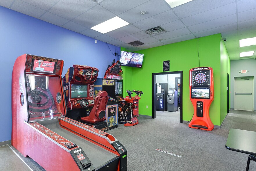 More Photos Of 1818 Central Ave, Auburn General Retail For Sale