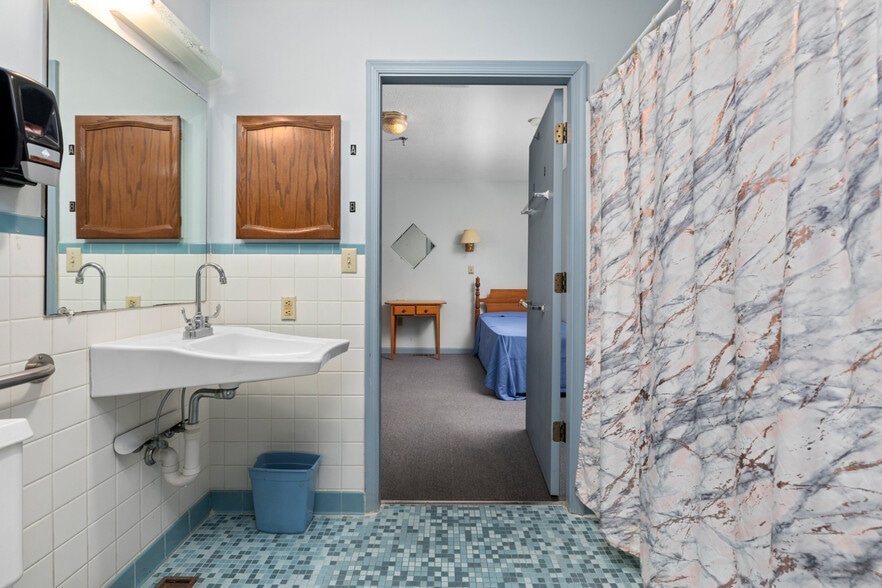 More Photos Of 218 Mill Rd, Woodstock Congregate Senior Housing For Sale
