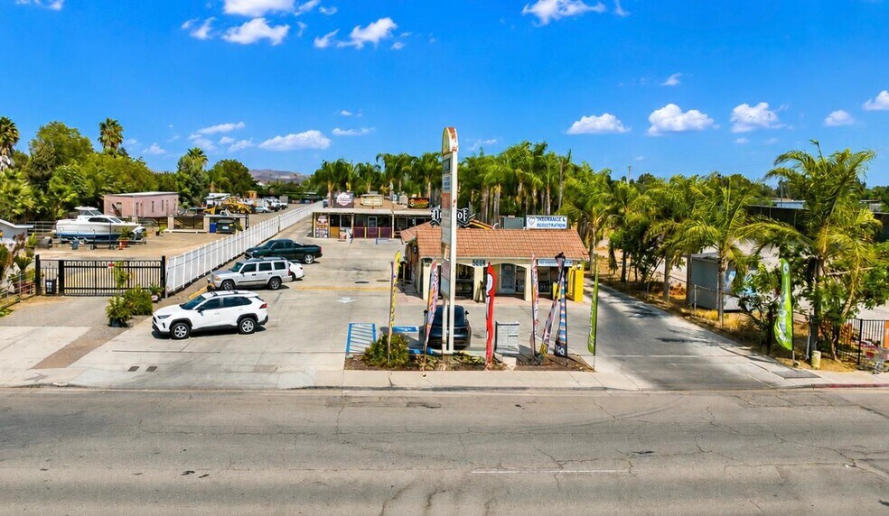 More Photos Of 5666 Etiwanda Ave, Jurupa Valley Storefront For Sale