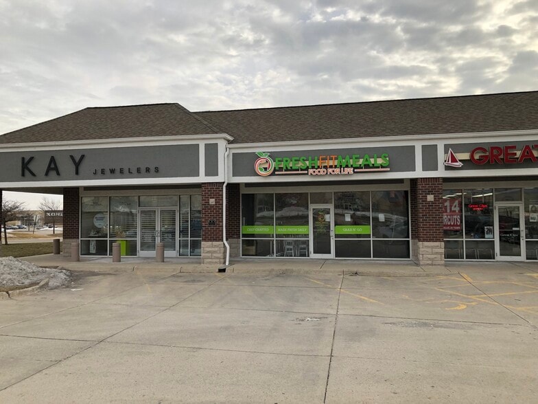 More Photos Of 2005 SE Delaware Ave, Ankeny Storefront For Lease