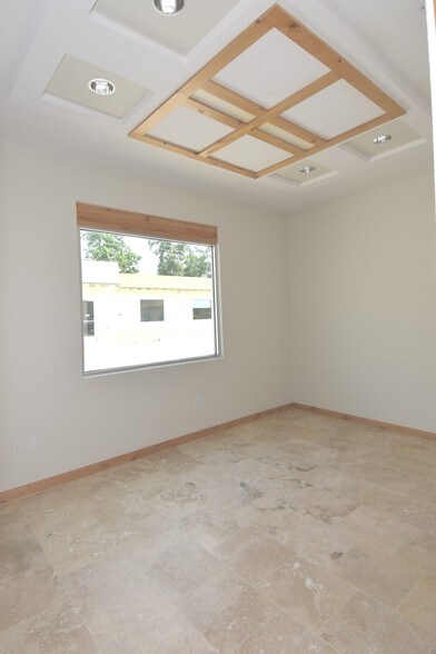 More Photos Of 25329 Budde Rd, The Woodlands Medical For Sale