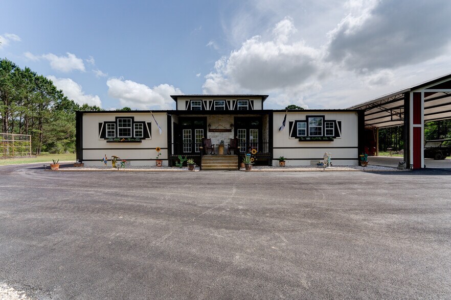 More Photos Of 4388 County Road 197, Alvin Specialty For Sale