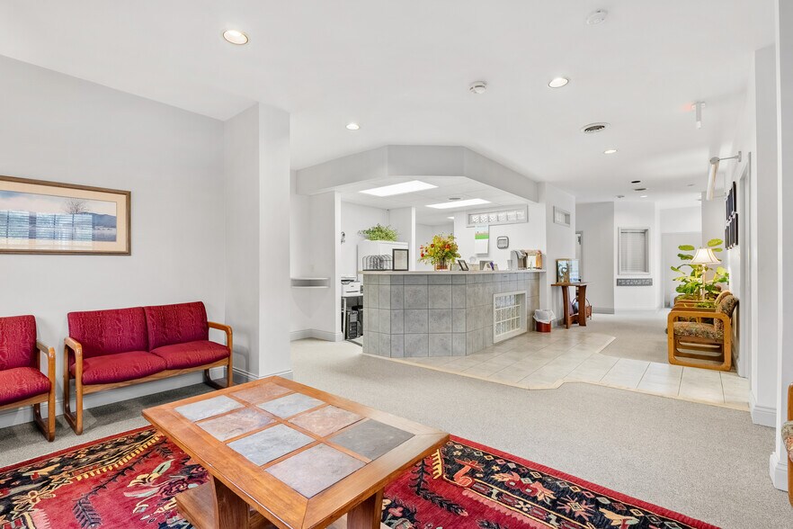 More Photos Of 3221 W Governor John Sevier Hwy, Knoxville Medical For Lease