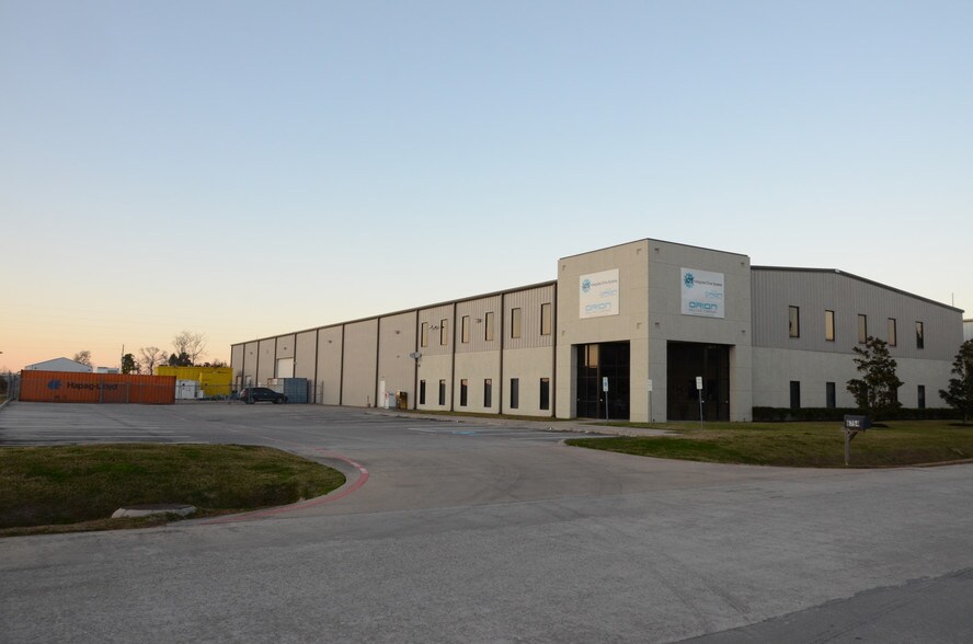 More Photos Of 6754 Willowbrook Park Dr, Houston Warehouse For Lease