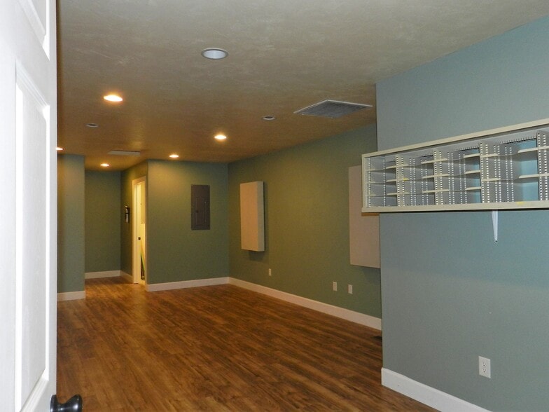 More Photos Of 1541 Ogden Rd, Montrose Medical For Lease