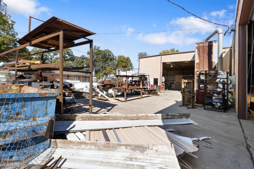 More Photos Of 4931 Grisham Dr, Rowlett Warehouse For Sale