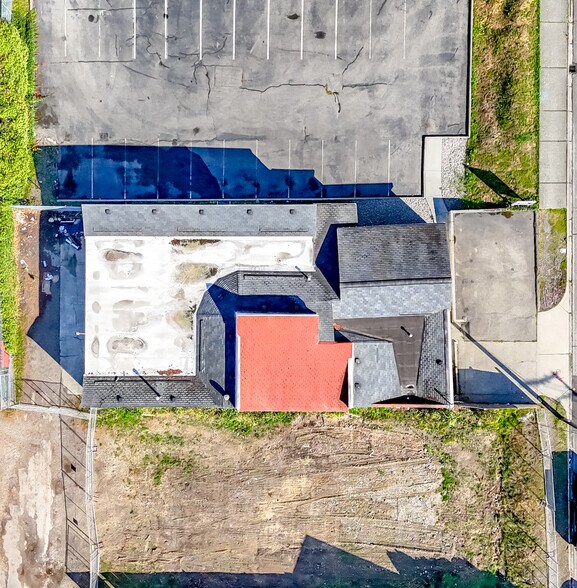 More Photos Of 3838 S Warner St, Tacoma Flex For Lease