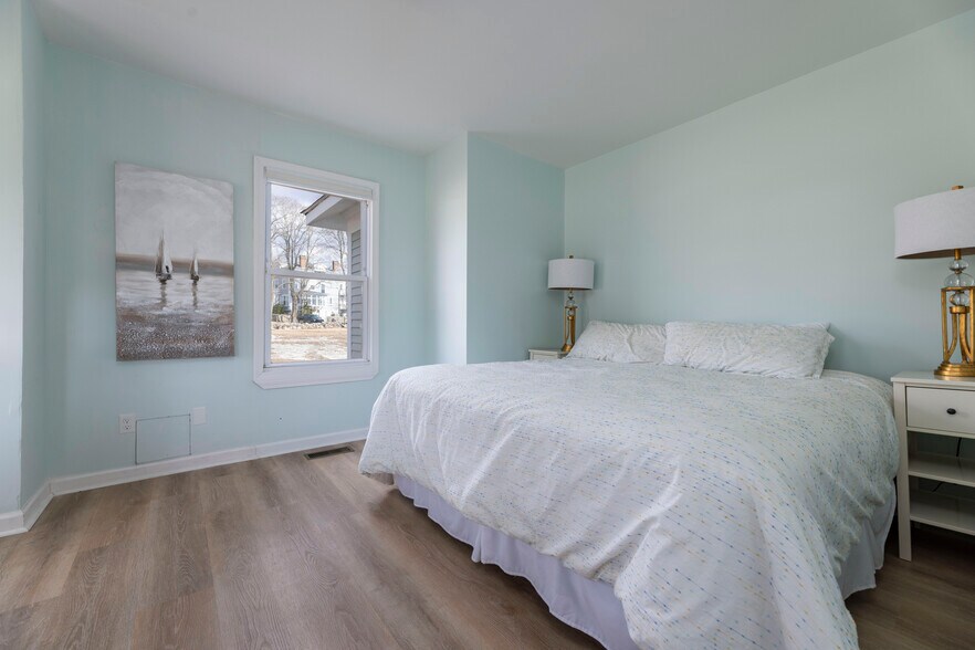 More Photos Of 830 Stonington Rd, Stonington Marina For Sale
