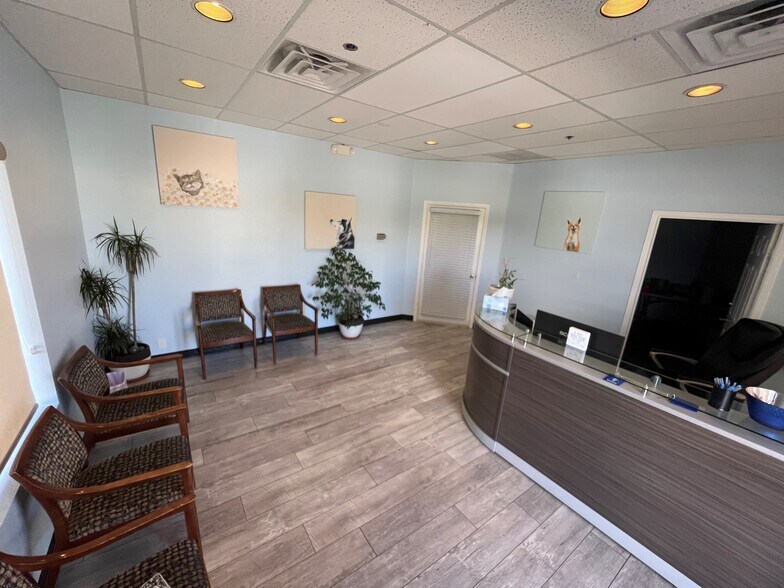 More Photos Of 8170 W Sahara Ave, Las Vegas Office For Lease