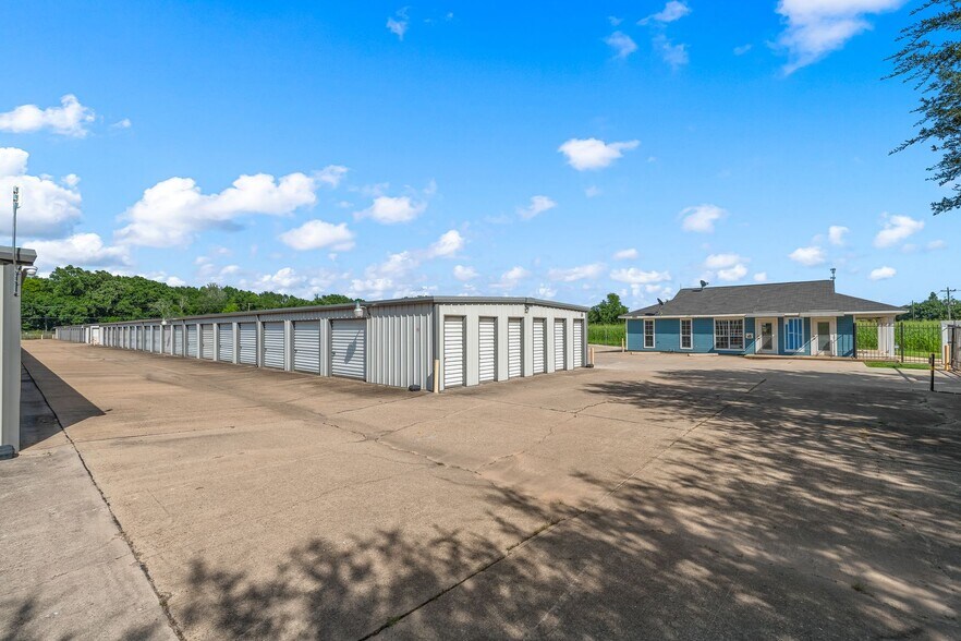 More Photos Of 1700 Stockwell Rd, Bossier City Self Storage For Sale