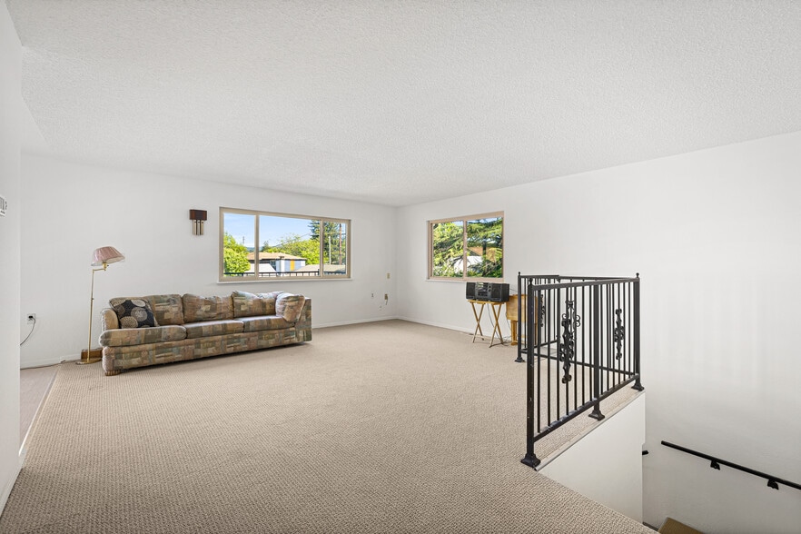 More Photos Of 611 Hendley St, Santa Rosa Apartments For Sale