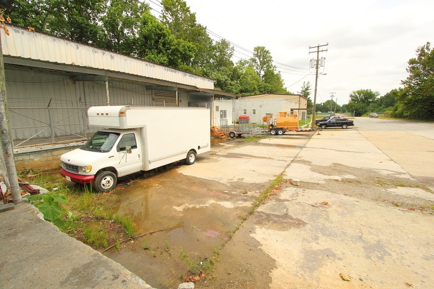 More Photos Of 4030 Seaguard Ave, Portsmouth Warehouse For Lease