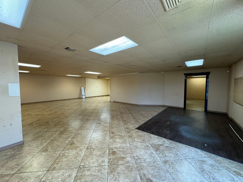 More Photos Of 1010 Us-27 Hwy, Sebring Office For Lease