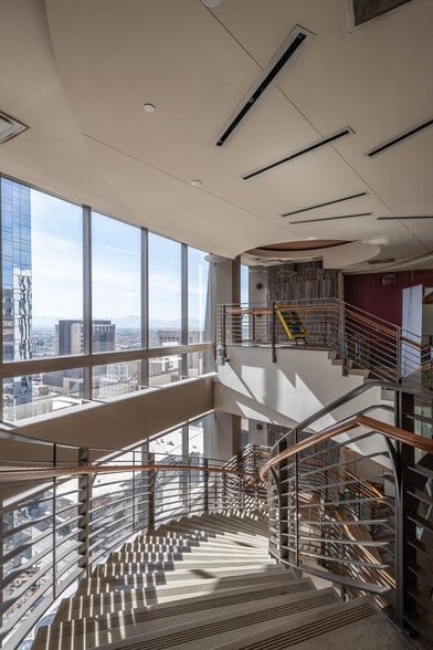 More Photos Of 1 N Central Ave, Phoenix Office For Lease