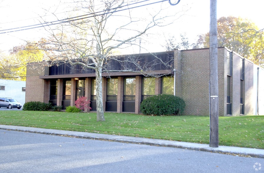Primary Photo Of 1091 Bristol Rd, Mountainside Warehouse For Lease
