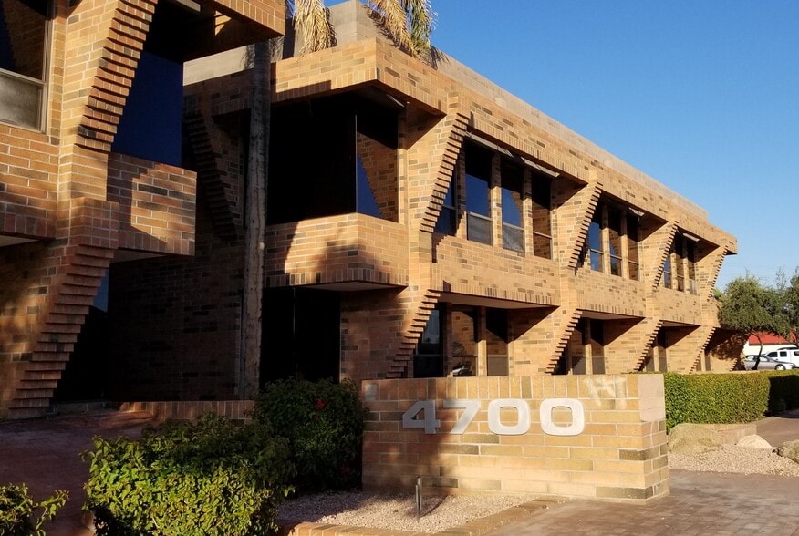 More Photos Of 4700 E Thomas Rd, Phoenix Office For Lease