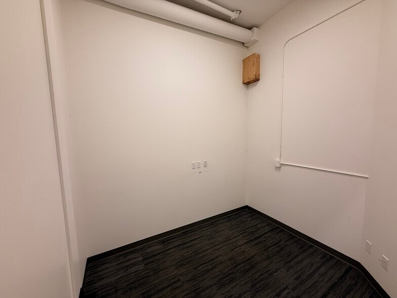 More Photos Of 6039 196 St, Surrey Showroom For Sale