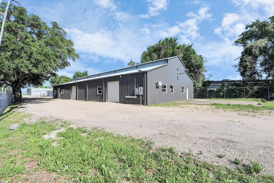 More Photos Of 11980 Alief Clodine Rd, Houston Light Distribution For Sale