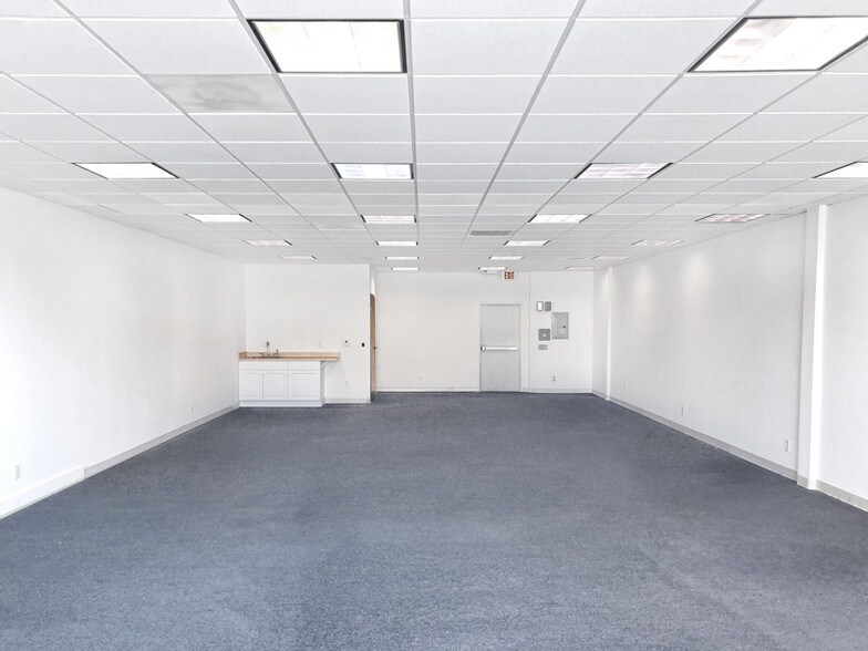 More Photos Of 4031 Sepulveda Blvd, Culver City Storefront For Lease