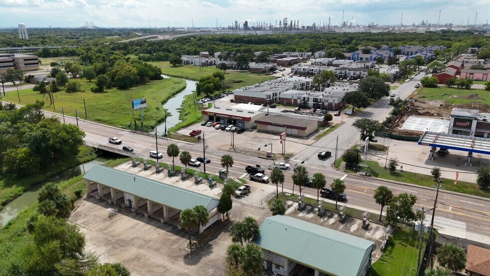 More Photos Of 3122 Garth Rd, Baytown Land For Sale