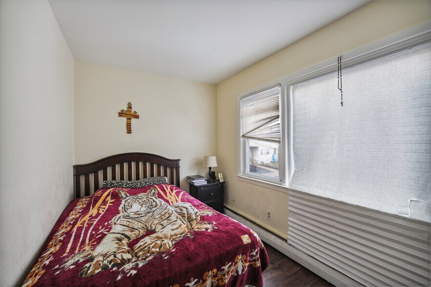 More Photos Of 147 Chestnut St, Roselle Park Storefront Retail Residential For Sale