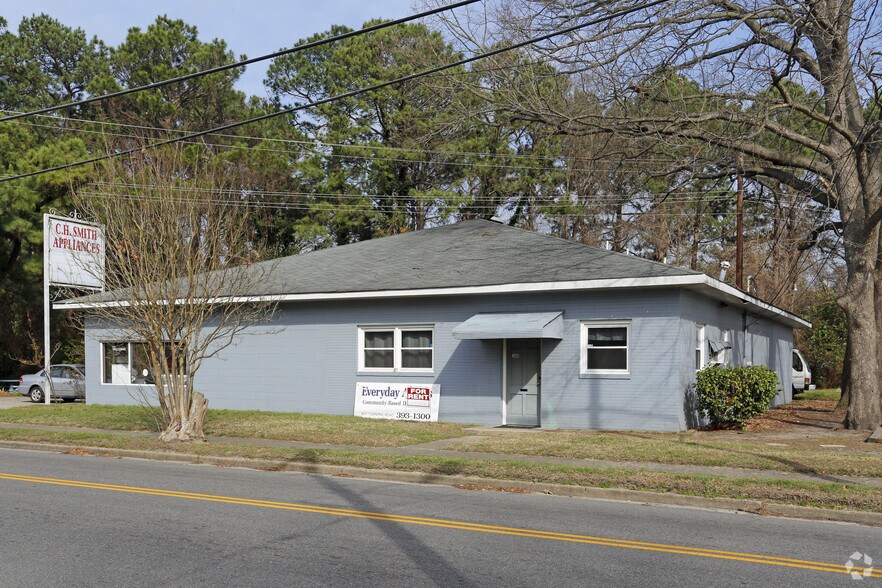 More Photos Of 3800 King St, Portsmouth Freestanding For Lease