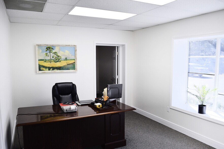 More Photos Of 2810 E Robinson St, Orlando Office For Lease