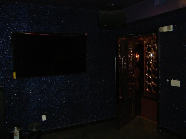 More Photos Of 1616-20-30-32 Lincoln Hwy, Edison Multifamily For Sale