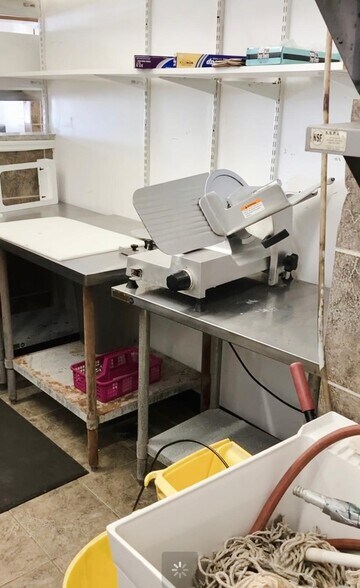 More Photos Of 3 N Scenic Hwy, Frostproof Garden Center For Lease