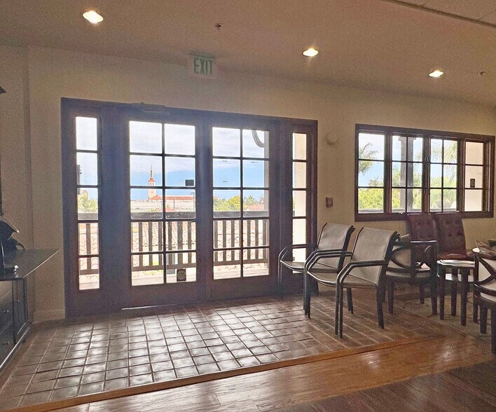More Photos Of 1525 State St, Santa Barbara Serviced Offices For Sale